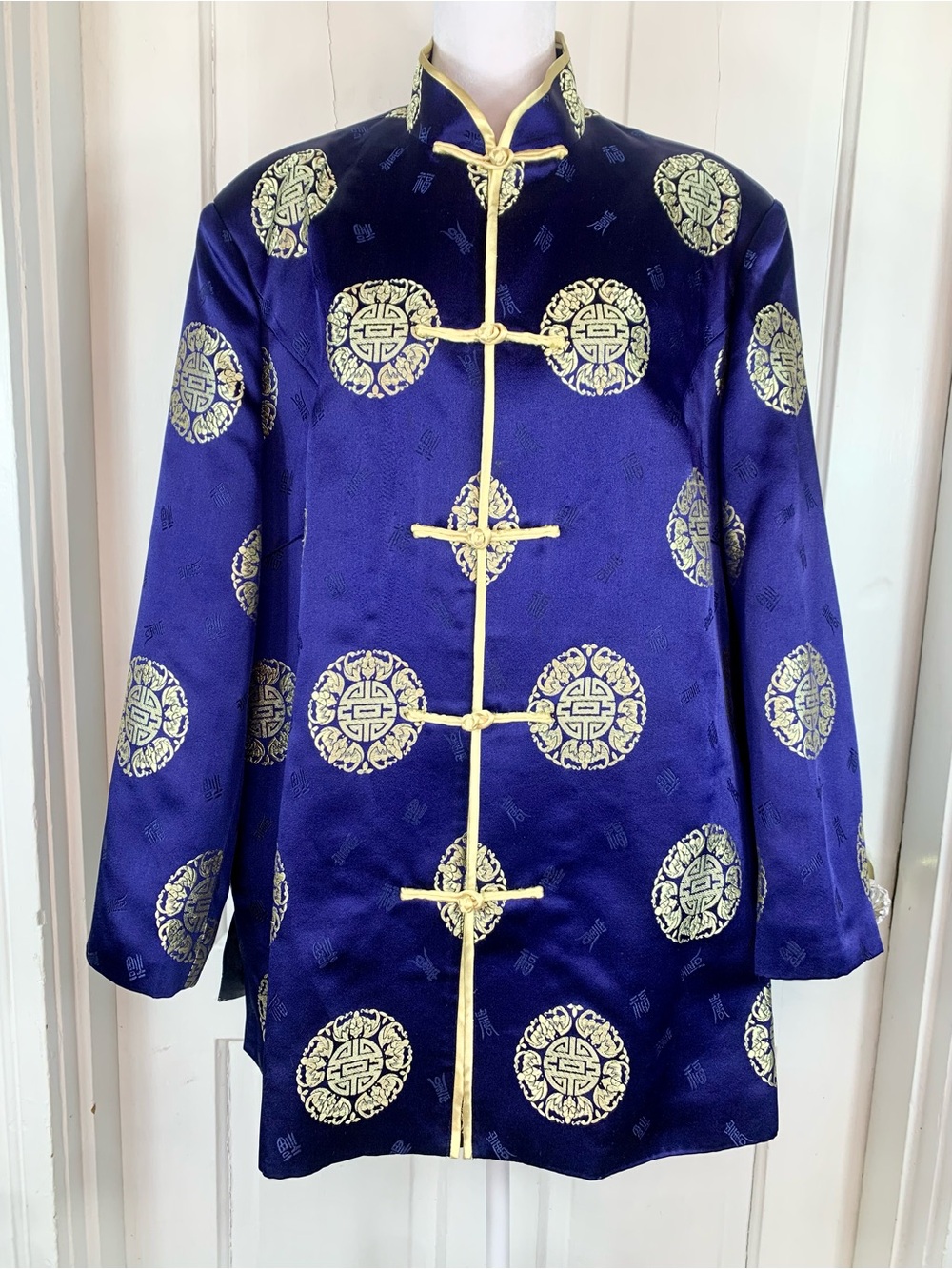 Chinese Brocade Embroidered Jacket w Mandarin Collar & Toggle Buttons - Vintage